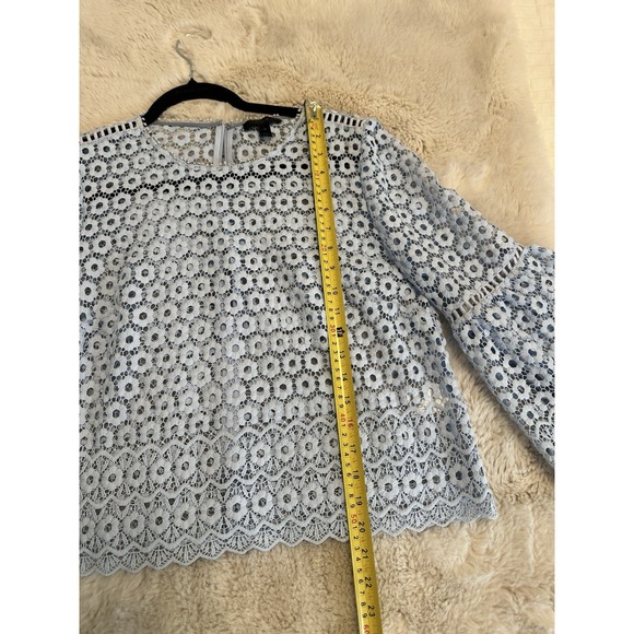 J Crew Daisy Lace Bell Sleeve Top Sz 10 Blue - Picture 15 of 16